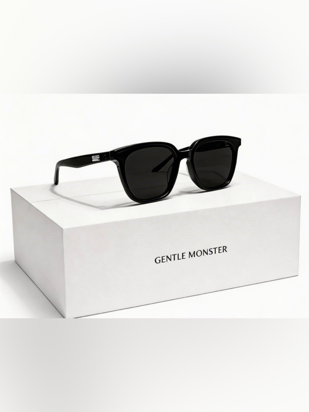 GENTLE MONSTER Glossy Black Square Sunglasses